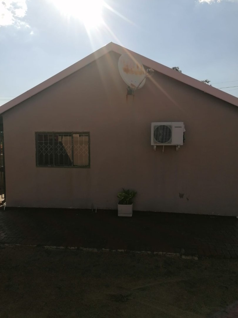 To Let  Bedroom Property for Rent in Mabopane Unit X North West